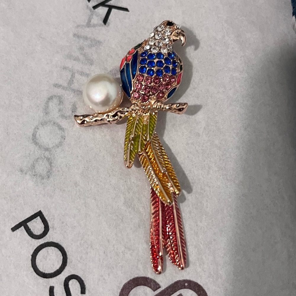 🔴PACIFIC PEARLS AUTHENTIC FRESHWATER PEARL MACAW BIRD ROSE GOLD HARDWARE BROOCH